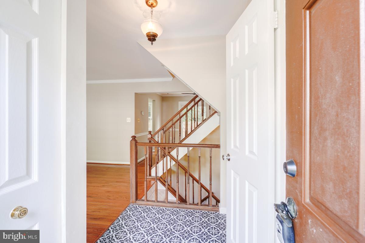 5717 EDGEWATER OAK CT, BURKE, Virginia 22015, 3 Bedrooms Bedrooms, ,2 BathroomsBathrooms,Residential,For sale,5717 EDGEWATER OAK CT,VAFX2257840 MLS # VAFX2257840