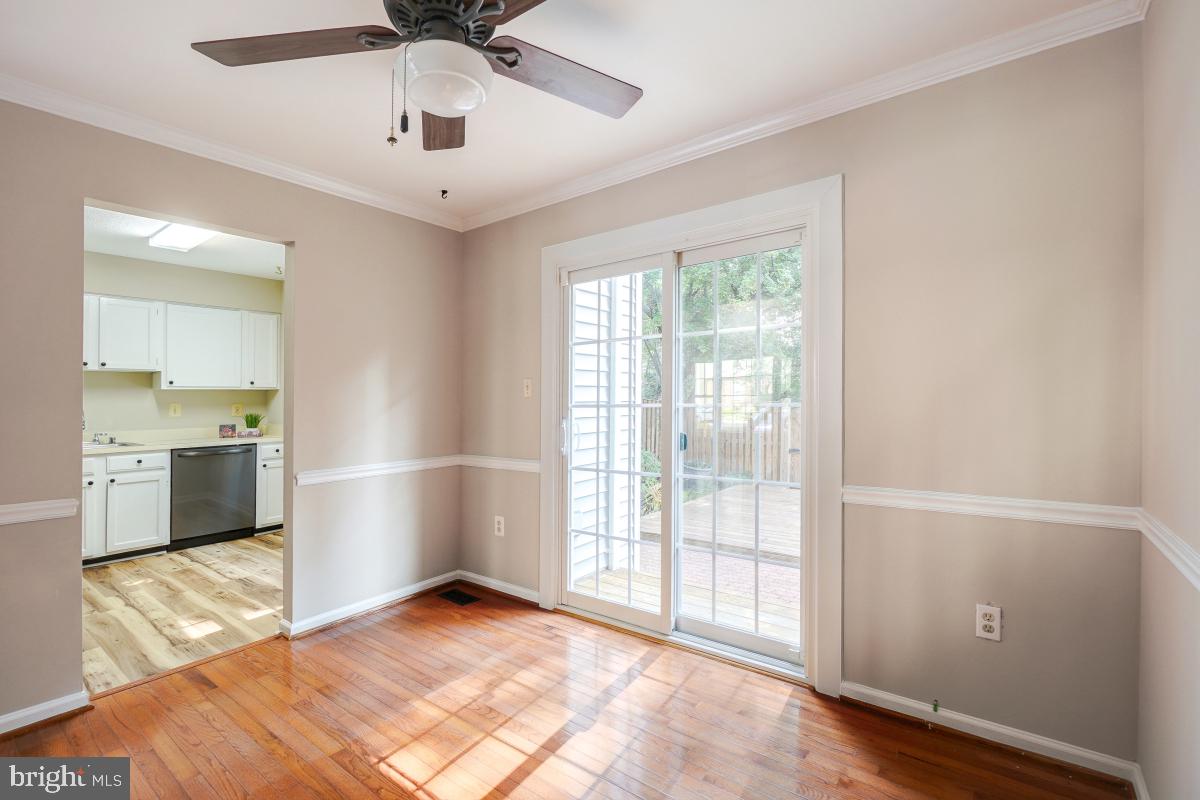 5717 EDGEWATER OAK CT, BURKE, Virginia 22015, 3 Bedrooms Bedrooms, ,2 BathroomsBathrooms,Residential,For sale,5717 EDGEWATER OAK CT,VAFX2257840 MLS # VAFX2257840