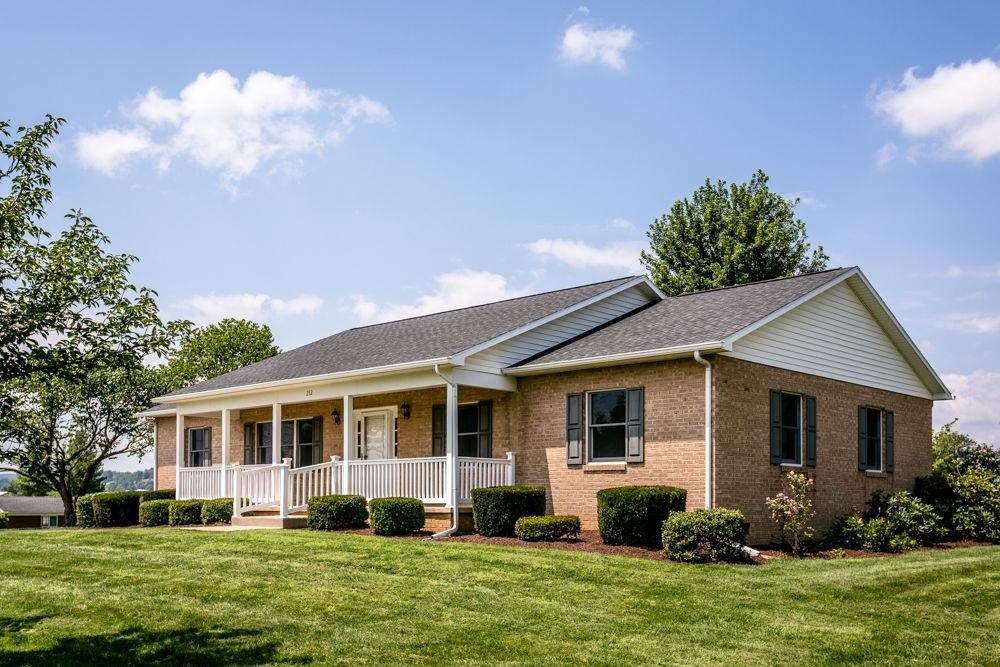 382 S SUNSET DR, BROADWAY, Virginia 22815, 3 Bedrooms Bedrooms, ,2 BathroomsBathrooms,Residential,382 S SUNSET DR,667246 MLS # 667246