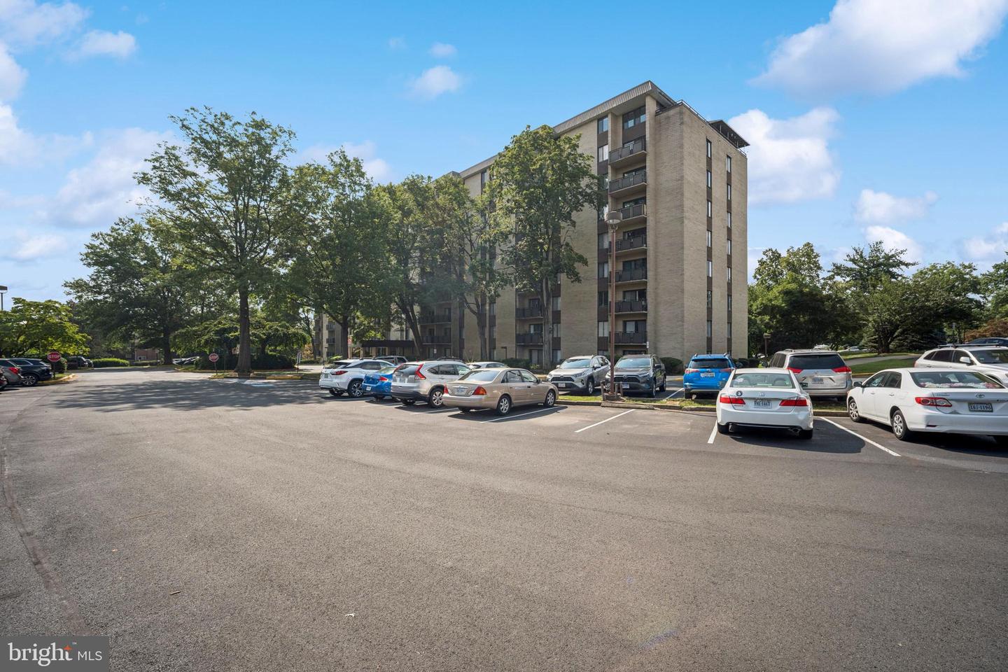 6001 ARLINGTON BLVD #313, FALLS CHURCH, Virginia 22044, 1 Bedroom Bedrooms, ,1 BathroomBathrooms,Residential,For sale,6001 ARLINGTON BLVD #313,VAFX2257914 MLS # VAFX2257914
