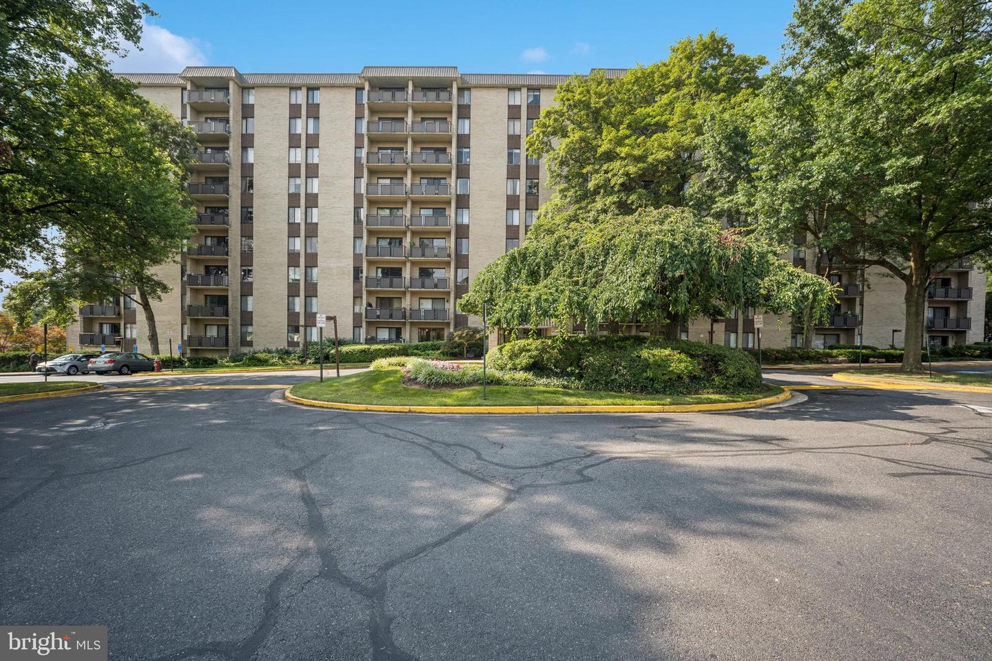 6001 ARLINGTON BLVD #313, FALLS CHURCH, Virginia 22044, 1 Bedroom Bedrooms, ,1 BathroomBathrooms,Residential,For sale,6001 ARLINGTON BLVD #313,VAFX2257914 MLS # VAFX2257914