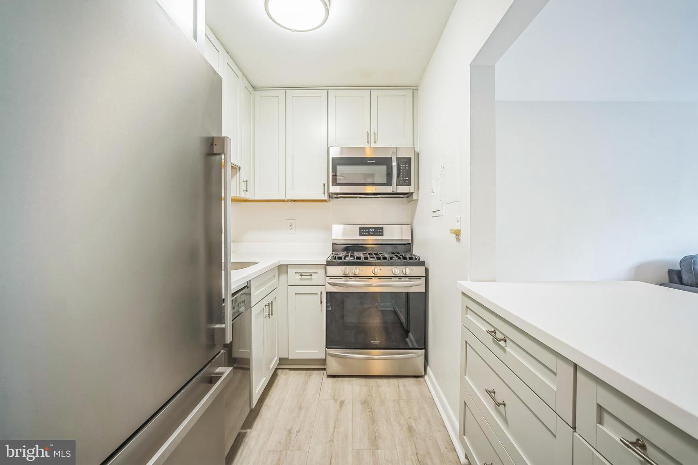 6001 ARLINGTON BLVD #313, FALLS CHURCH, Virginia 22044, 1 Bedroom Bedrooms, ,1 BathroomBathrooms,Residential,For sale,6001 ARLINGTON BLVD #313,VAFX2257914 MLS # VAFX2257914