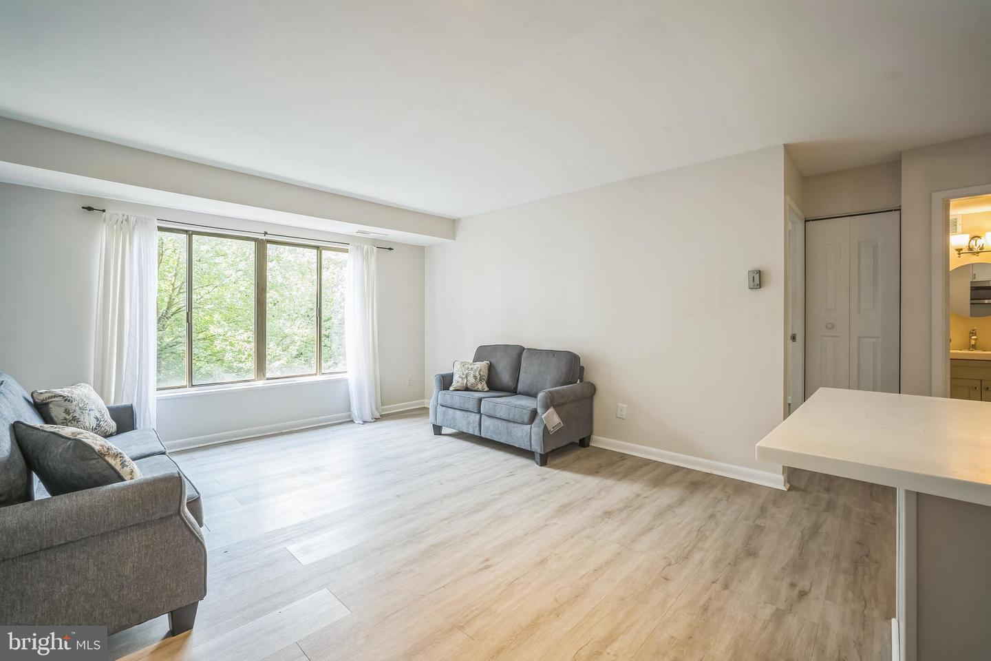 6001 ARLINGTON BLVD #313, FALLS CHURCH, Virginia 22044, 1 Bedroom Bedrooms, ,1 BathroomBathrooms,Residential,For sale,6001 ARLINGTON BLVD #313,VAFX2257914 MLS # VAFX2257914