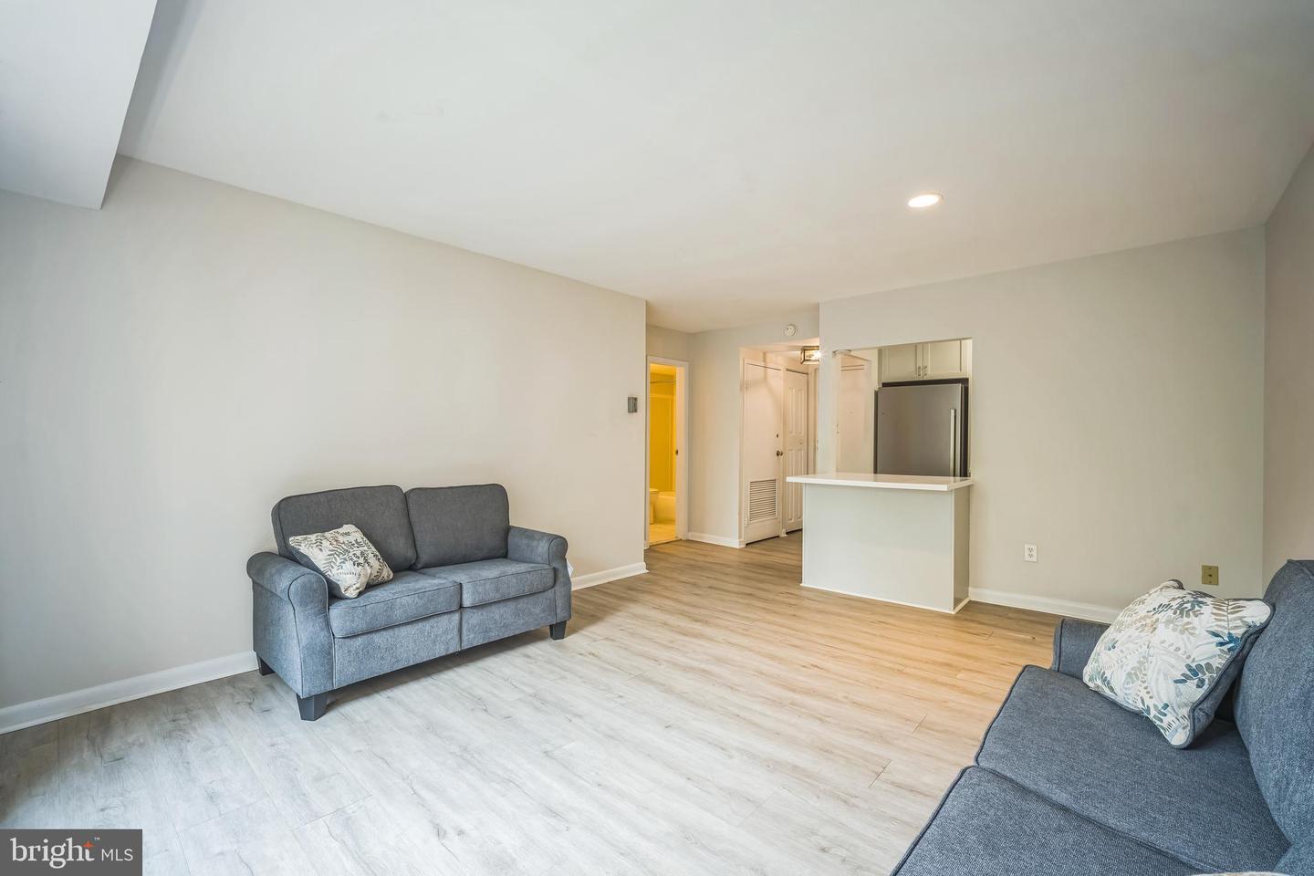 6001 ARLINGTON BLVD #313, FALLS CHURCH, Virginia 22044, 1 Bedroom Bedrooms, ,1 BathroomBathrooms,Residential,For sale,6001 ARLINGTON BLVD #313,VAFX2257914 MLS # VAFX2257914