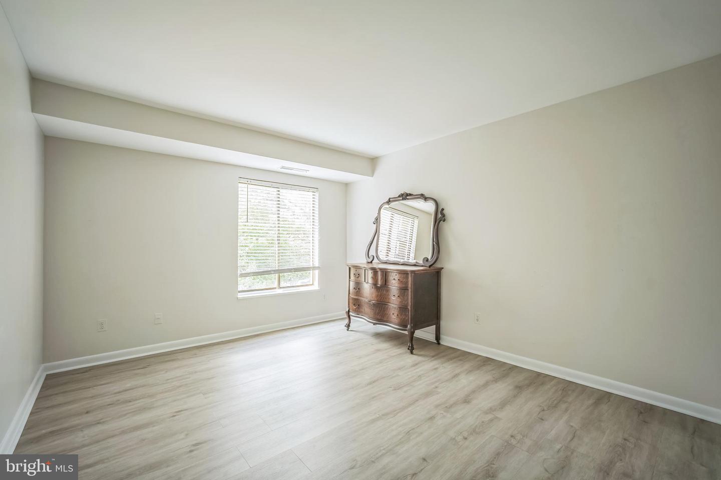 6001 ARLINGTON BLVD #313, FALLS CHURCH, Virginia 22044, 1 Bedroom Bedrooms, ,1 BathroomBathrooms,Residential,For sale,6001 ARLINGTON BLVD #313,VAFX2257914 MLS # VAFX2257914