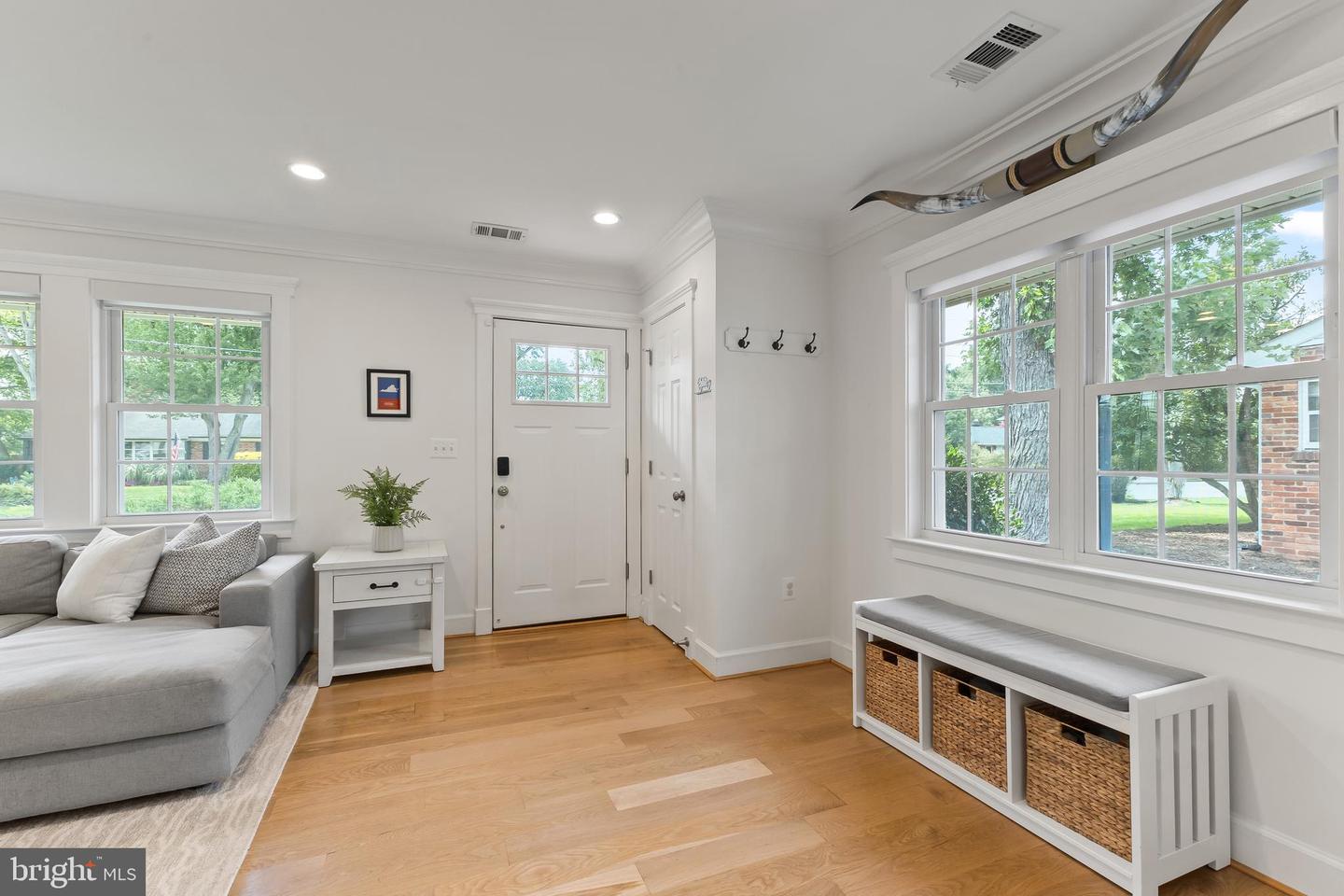 7935 WELLINGTON RD, ALEXANDRIA, Virginia 22308, 3 Bedrooms Bedrooms, ,2 BathroomsBathrooms,Residential,For sale,7935 WELLINGTON RD,VAFX2257924 MLS # VAFX2257924