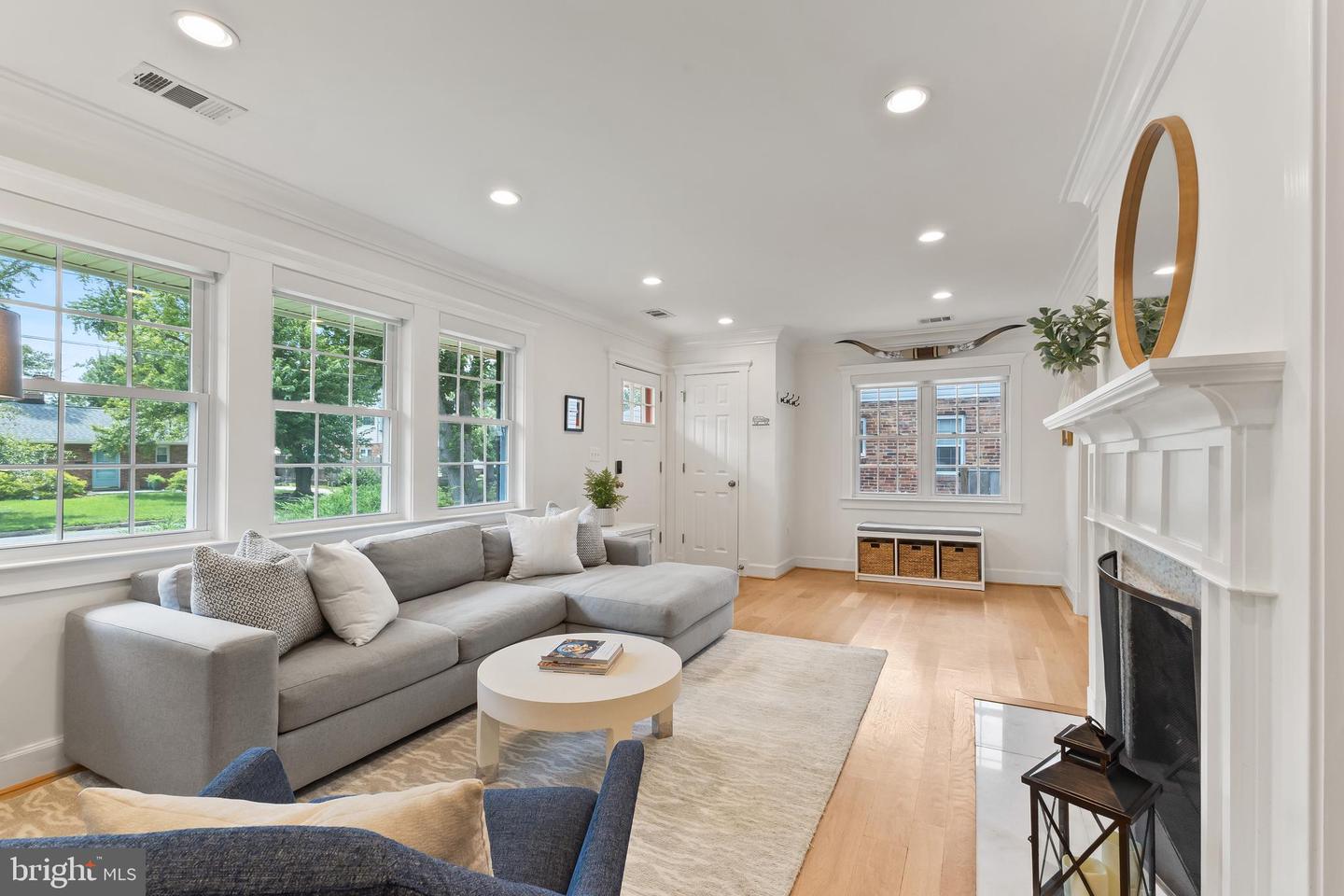 7935 WELLINGTON RD, ALEXANDRIA, Virginia 22308, 3 Bedrooms Bedrooms, ,2 BathroomsBathrooms,Residential,For sale,7935 WELLINGTON RD,VAFX2257924 MLS # VAFX2257924
