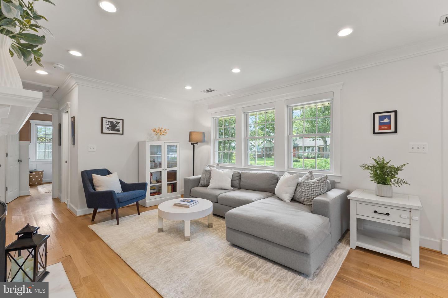 7935 WELLINGTON RD, ALEXANDRIA, Virginia 22308, 3 Bedrooms Bedrooms, ,2 BathroomsBathrooms,Residential,For sale,7935 WELLINGTON RD,VAFX2257924 MLS # VAFX2257924