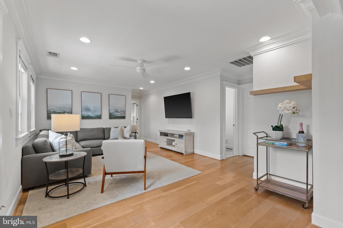 7935 WELLINGTON RD, ALEXANDRIA, Virginia 22308, 3 Bedrooms Bedrooms, ,2 BathroomsBathrooms,Residential,For sale,7935 WELLINGTON RD,VAFX2257924 MLS # VAFX2257924
