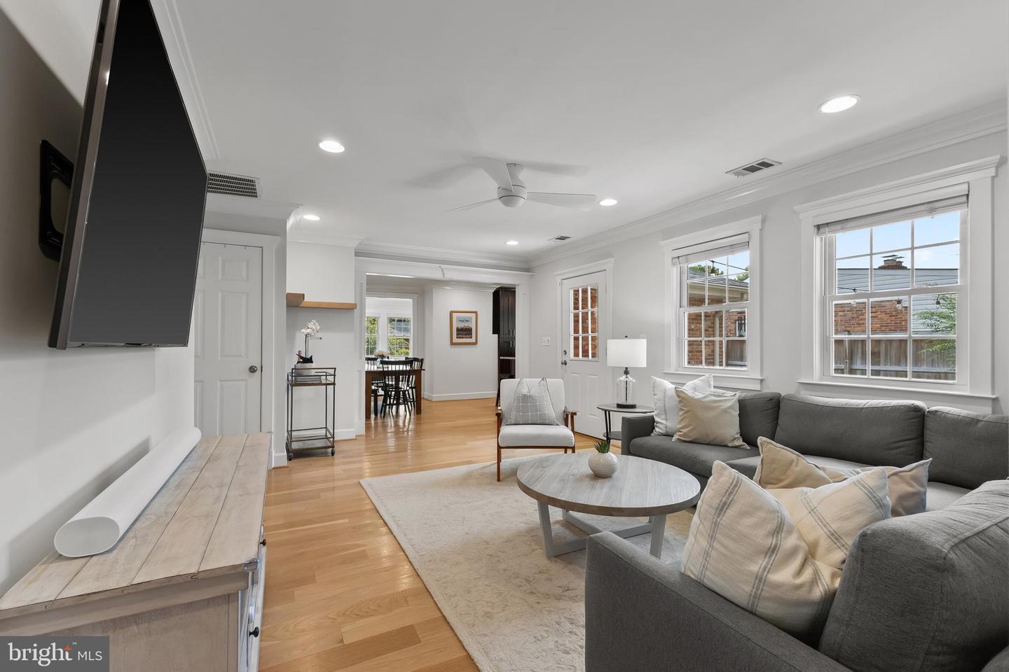 7935 WELLINGTON RD, ALEXANDRIA, Virginia 22308, 3 Bedrooms Bedrooms, ,2 BathroomsBathrooms,Residential,For sale,7935 WELLINGTON RD,VAFX2257924 MLS # VAFX2257924