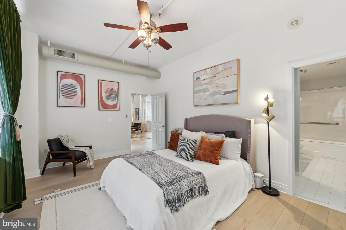 4490 MARKET COMMONS DR #202, FAIRFAX, Virginia 22033, 2 Bedrooms Bedrooms, ,2 BathroomsBathrooms,Residential,For sale,4490 MARKET COMMONS DR #202,VAFX2257982 MLS # VAFX2257982