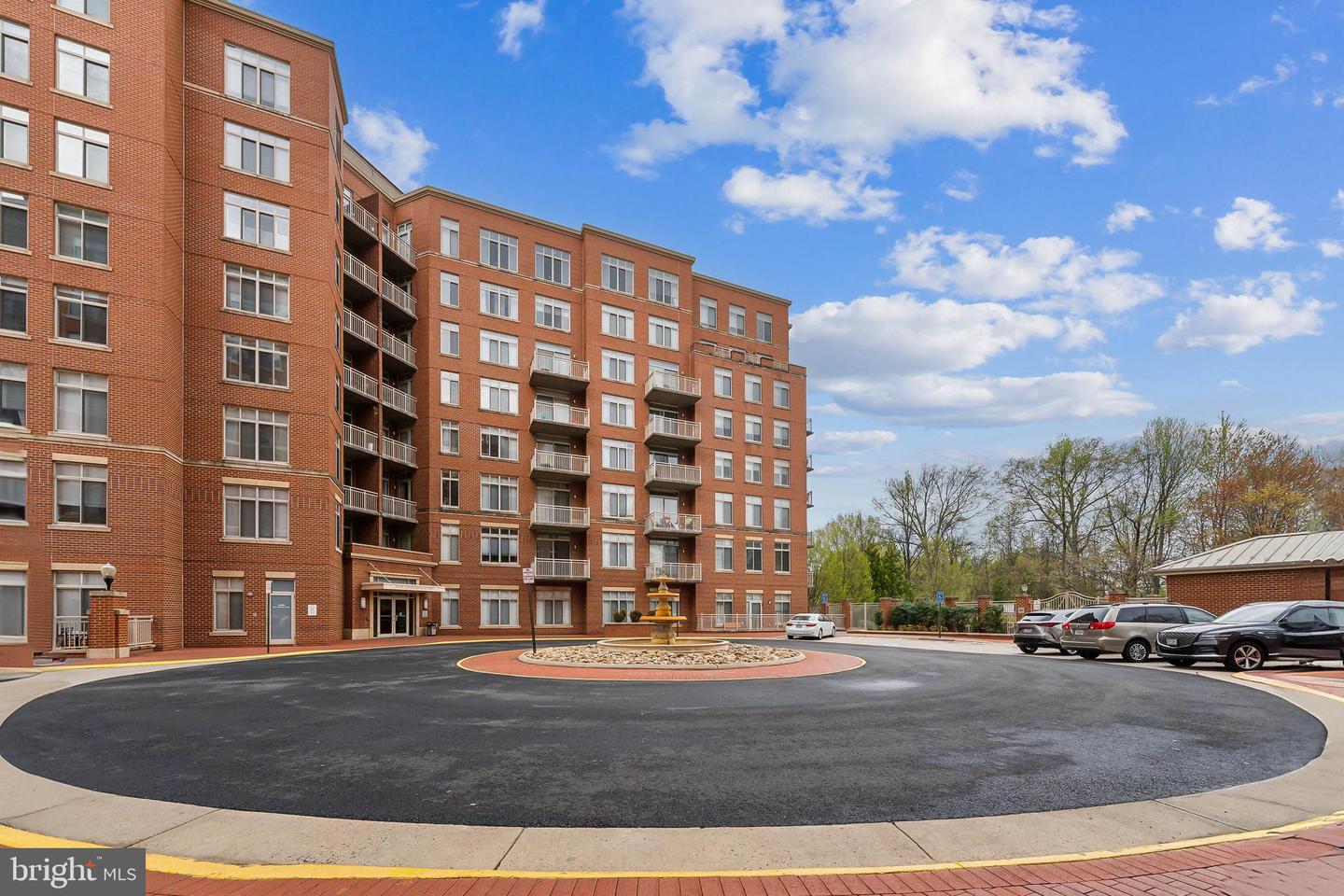 4490 MARKET COMMONS DR #202, FAIRFAX, Virginia 22033, 2 Bedrooms Bedrooms, ,2 BathroomsBathrooms,Residential,For sale,4490 MARKET COMMONS DR #202,VAFX2257982 MLS # VAFX2257982