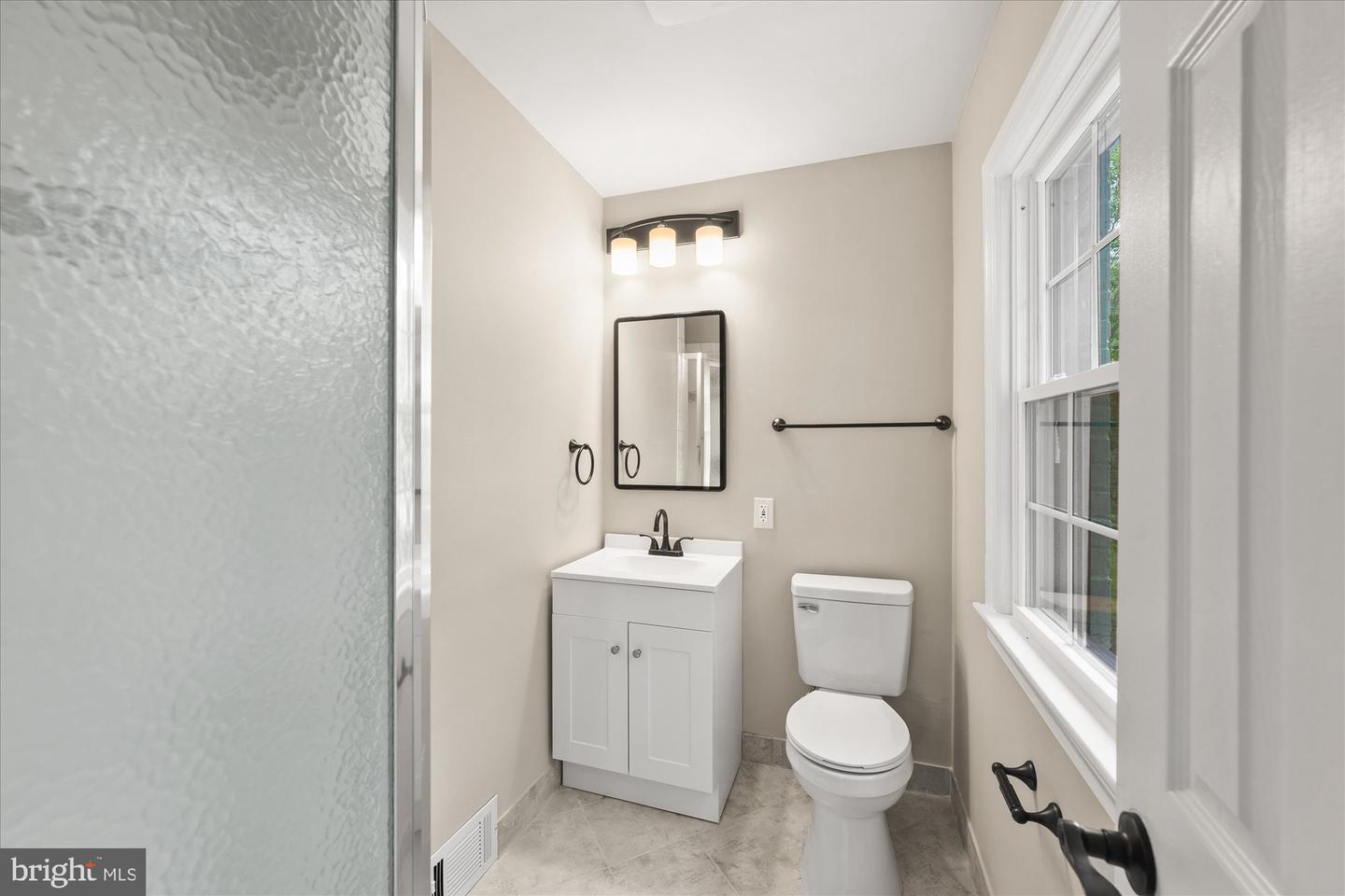 1901 BELLE HAVEN RD, ALEXANDRIA, Virginia 22307, 5 Bedrooms Bedrooms, ,3 BathroomsBathrooms,Residential,For sale,1901 BELLE HAVEN RD,VAFX2257994 MLS # VAFX2257994