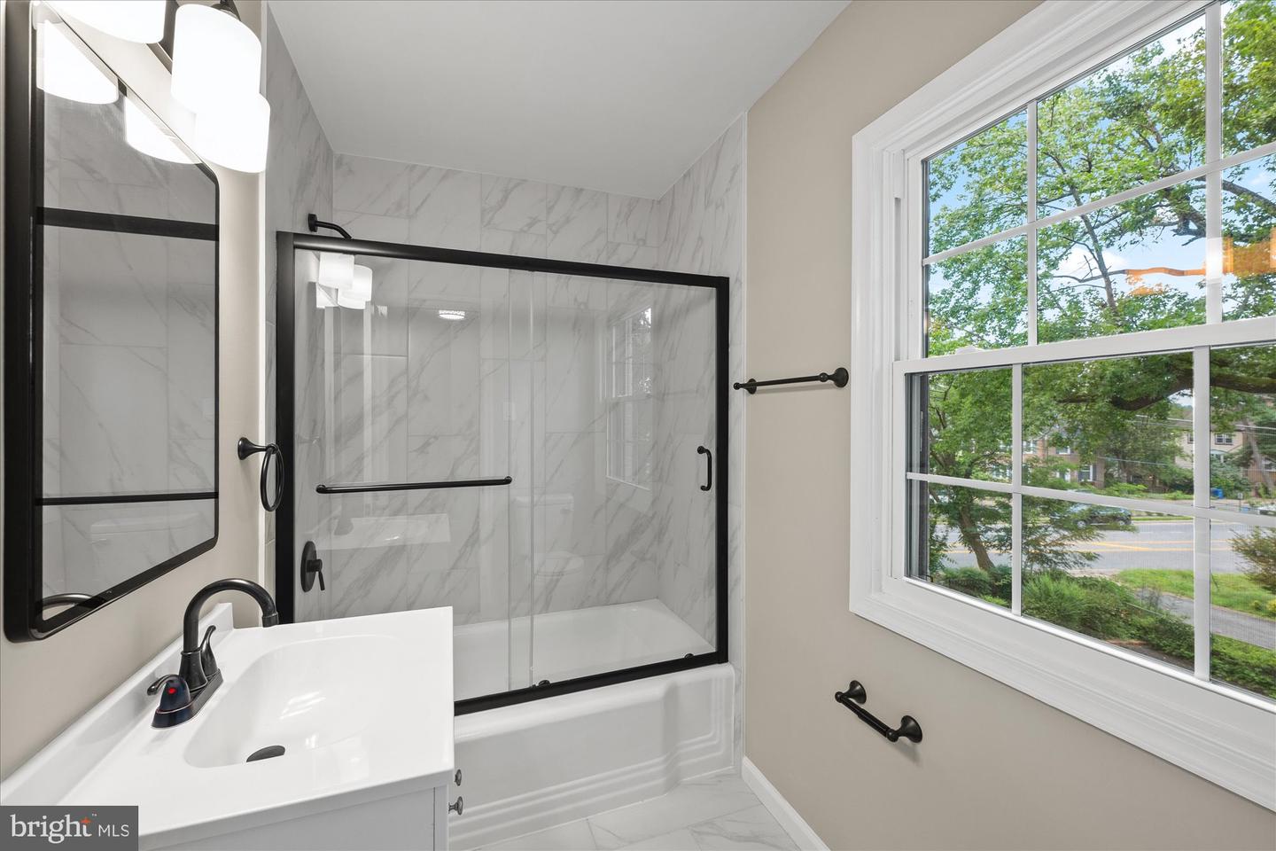1901 BELLE HAVEN RD, ALEXANDRIA, Virginia 22307, 5 Bedrooms Bedrooms, ,3 BathroomsBathrooms,Residential,For sale,1901 BELLE HAVEN RD,VAFX2257994 MLS # VAFX2257994