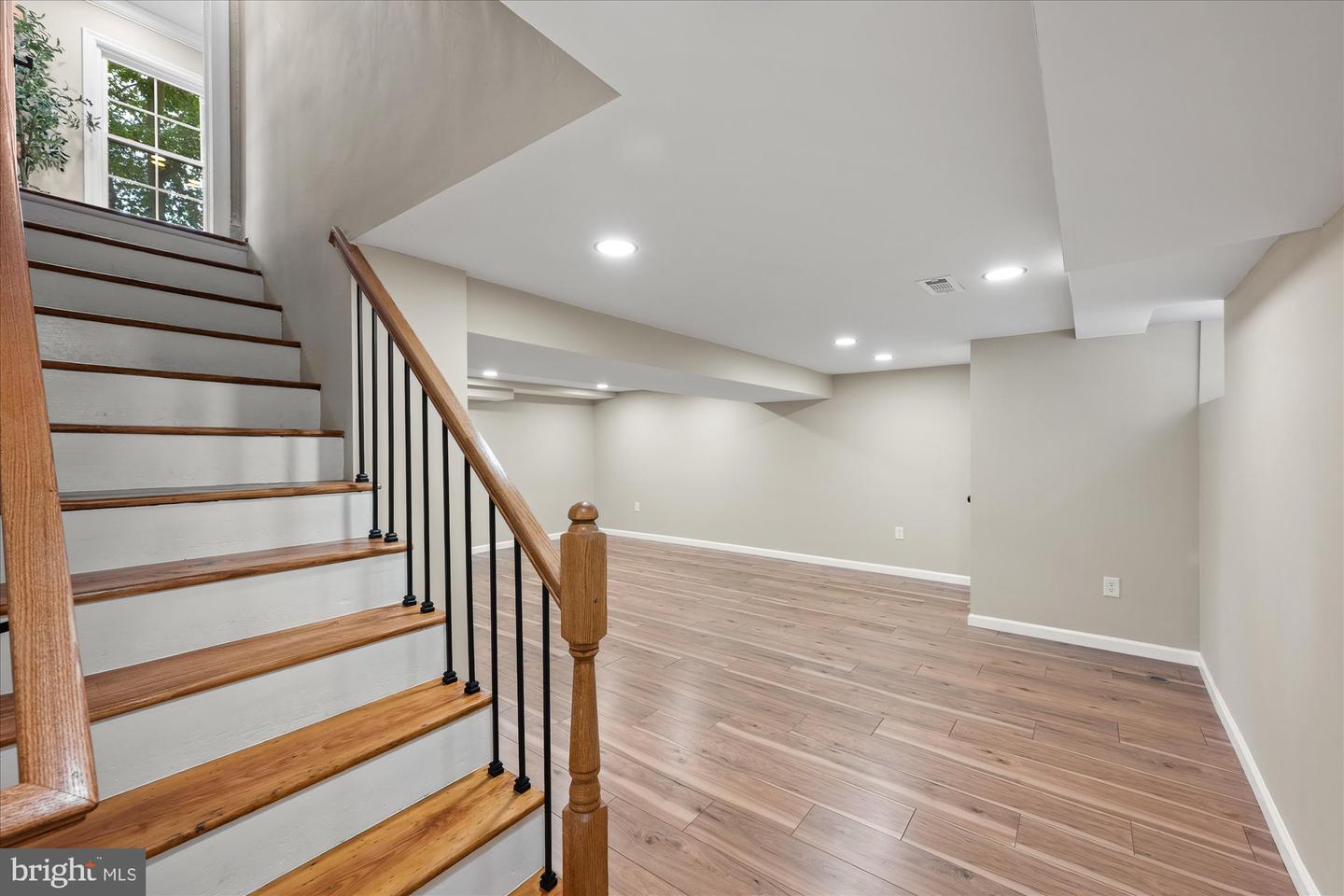 1901 BELLE HAVEN RD, ALEXANDRIA, Virginia 22307, 5 Bedrooms Bedrooms, ,3 BathroomsBathrooms,Residential,For sale,1901 BELLE HAVEN RD,VAFX2257994 MLS # VAFX2257994