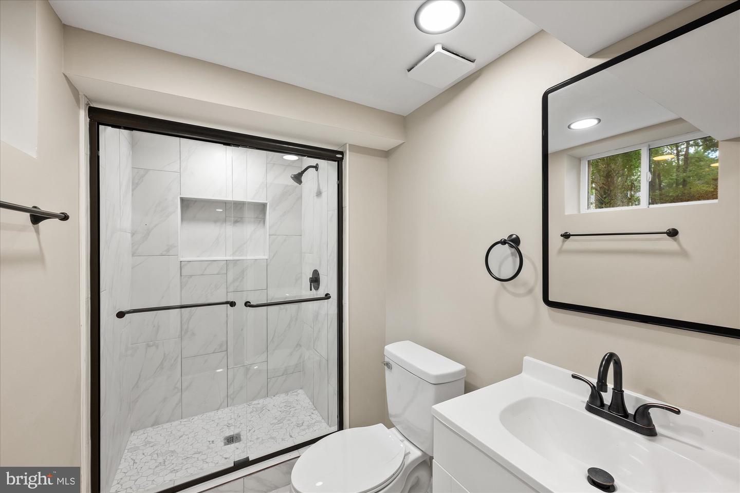 1901 BELLE HAVEN RD, ALEXANDRIA, Virginia 22307, 5 Bedrooms Bedrooms, ,3 BathroomsBathrooms,Residential,For sale,1901 BELLE HAVEN RD,VAFX2257994 MLS # VAFX2257994