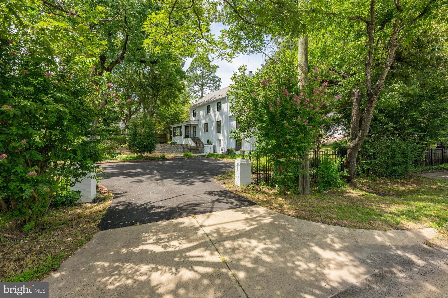 1901 BELLE HAVEN RD, ALEXANDRIA, Virginia 22307, 5 Bedrooms Bedrooms, ,3 BathroomsBathrooms,Residential,For sale,1901 BELLE HAVEN RD,VAFX2257994 MLS # VAFX2257994