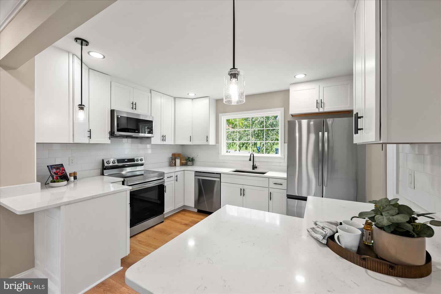 1901 BELLE HAVEN RD, ALEXANDRIA, Virginia 22307, 5 Bedrooms Bedrooms, ,3 BathroomsBathrooms,Residential,For sale,1901 BELLE HAVEN RD,VAFX2257994 MLS # VAFX2257994
