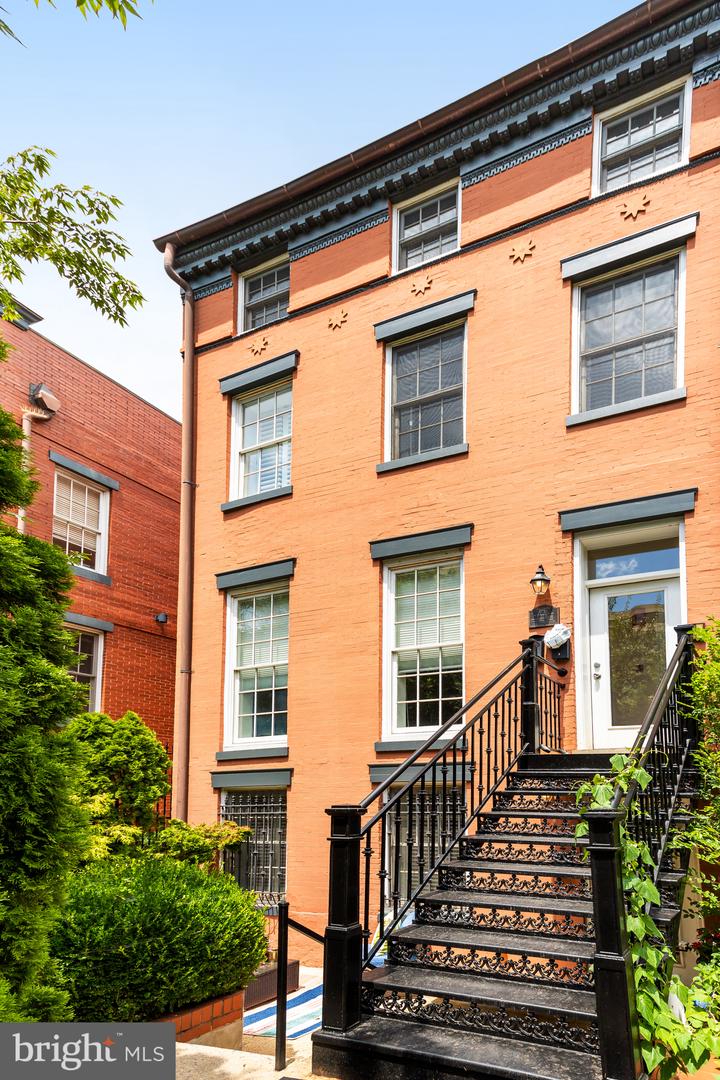 933 M ST NW #1, WASHINGTON, District Of Columbia 20001, 2 Bedrooms Bedrooms, ,2 BathroomsBathrooms,Residential,For sale,933 M ST NW #1,DCDC2212410 MLS # DCDC2212410
