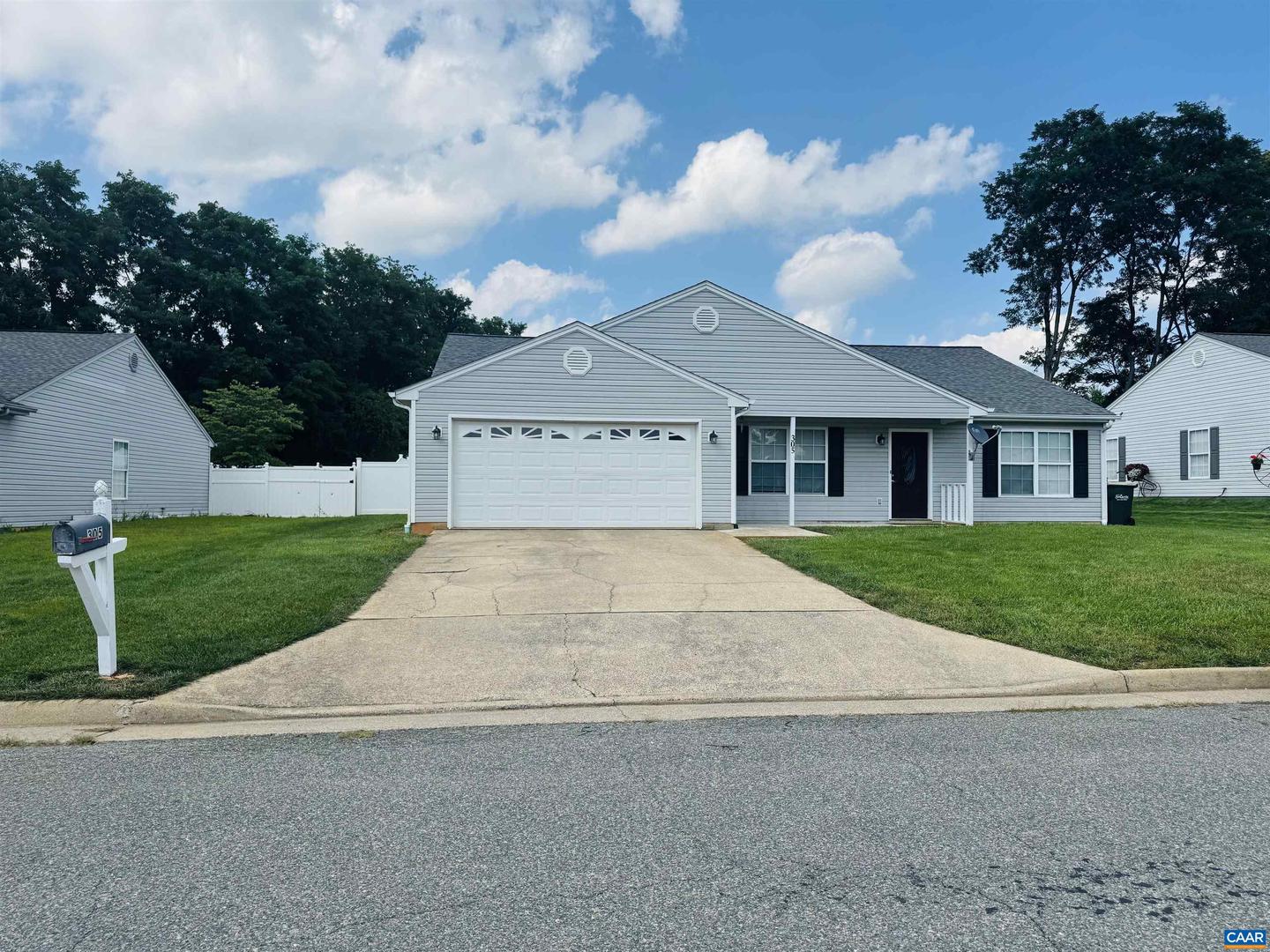 305 GREENWOOD RD, STAUNTON, Virginia 24401, 4 Bedrooms Bedrooms, ,2 BathroomsBathrooms,Residential,For sale,305 GREENWOOD RD,667195 MLS # 667195