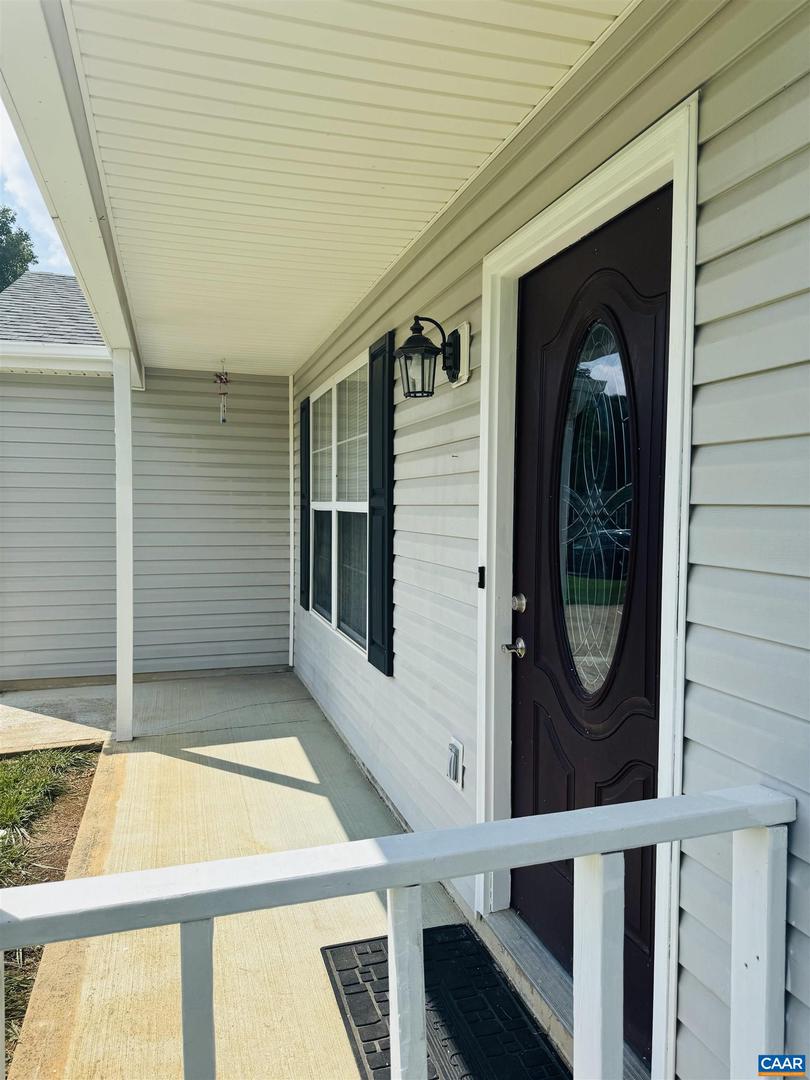 305 GREENWOOD RD, STAUNTON, Virginia 24401, 4 Bedrooms Bedrooms, ,2 BathroomsBathrooms,Residential,For sale,305 GREENWOOD RD,667195 MLS # 667195