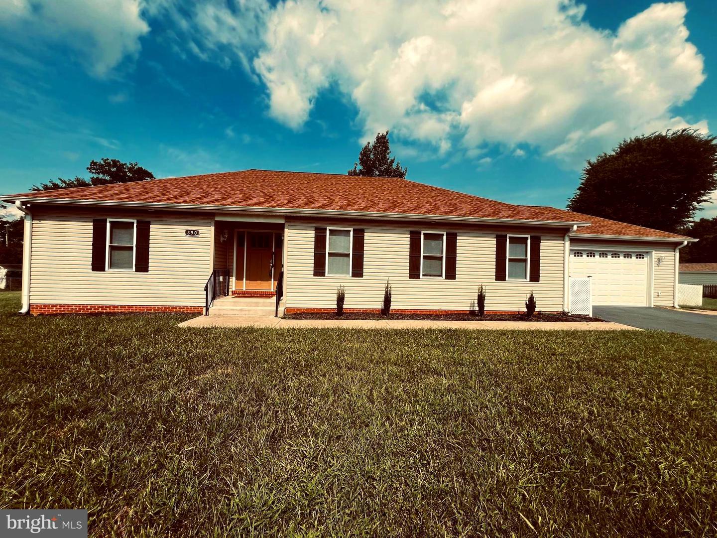 390 N RAPPAHANNOCK ST, REMINGTON, Virginia 22734, 3 Bedrooms Bedrooms, ,3 BathroomsBathrooms,Residential,For sale,390 N RAPPAHANNOCK ST,VAFQ2017646 MLS # VAFQ2017646