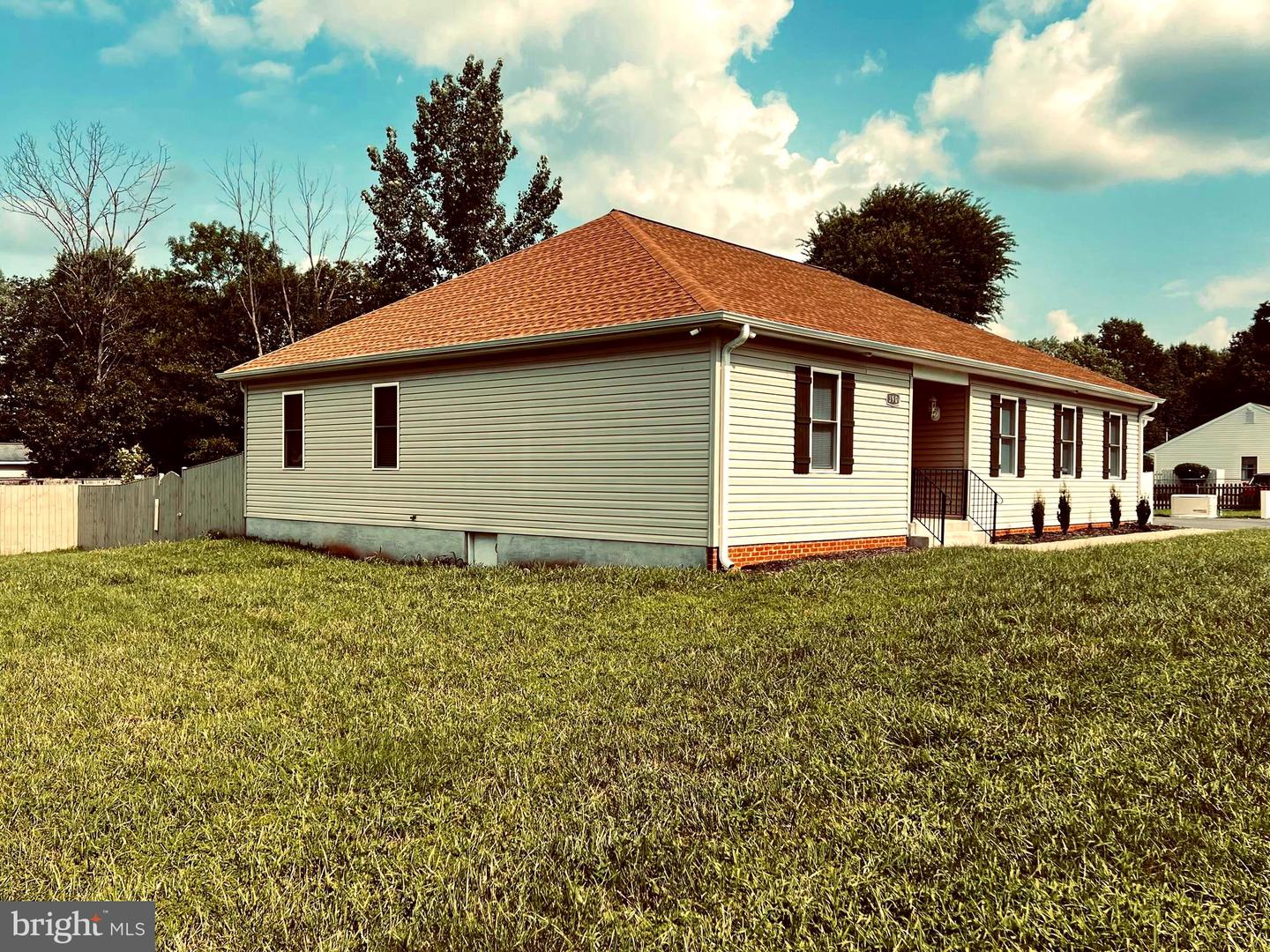 390 N RAPPAHANNOCK ST, REMINGTON, Virginia 22734, 3 Bedrooms Bedrooms, ,3 BathroomsBathrooms,Residential,For sale,390 N RAPPAHANNOCK ST,VAFQ2017646 MLS # VAFQ2017646