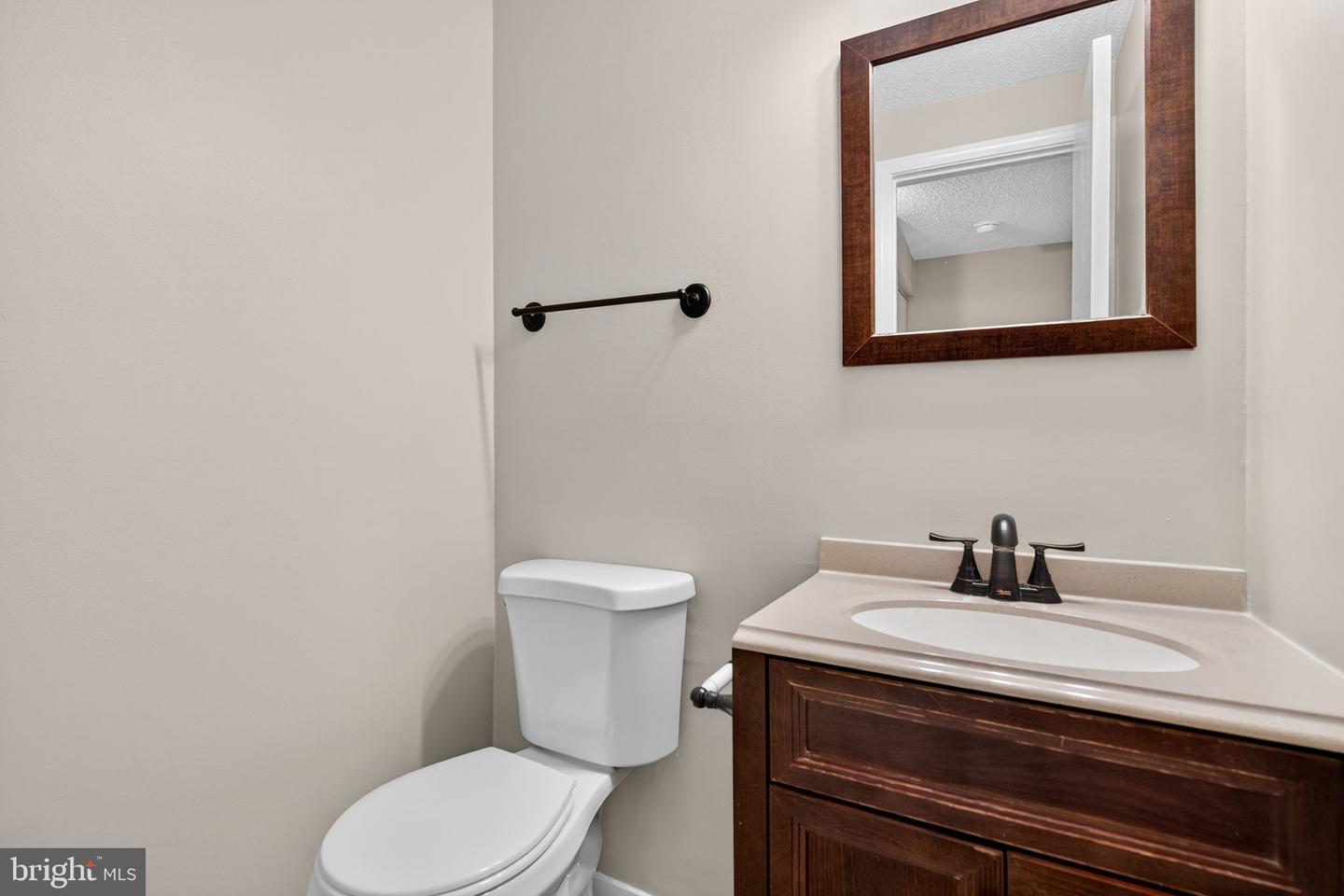 116 OAK TREE LN, WARRENTON, Virginia 20186, 3 Bedrooms Bedrooms, ,2 BathroomsBathrooms,Residential,For sale,116 OAK TREE LN,VAFQ2017648 MLS # VAFQ2017648