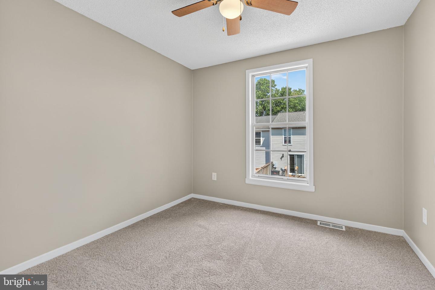 116 OAK TREE LN, WARRENTON, Virginia 20186, 3 Bedrooms Bedrooms, ,2 BathroomsBathrooms,Residential,For sale,116 OAK TREE LN,VAFQ2017648 MLS # VAFQ2017648
