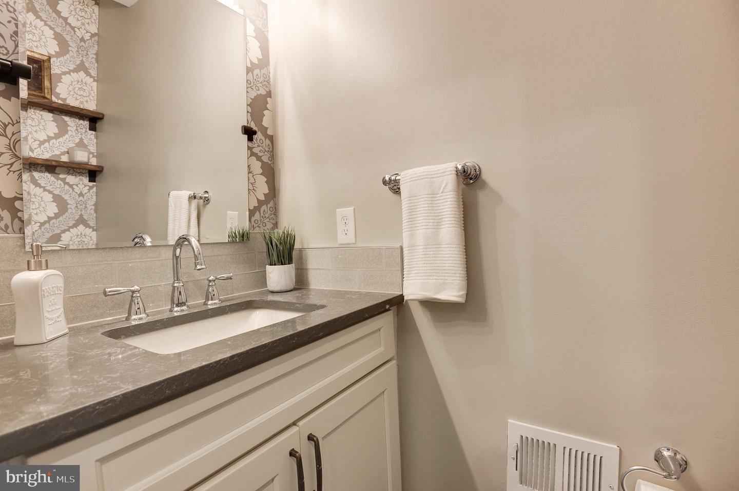 2685 GLENCROFT RD, VIENNA, Virginia 22181, 5 Bedrooms Bedrooms, ,3 BathroomsBathrooms,Residential,For sale,2685 GLENCROFT RD,VAFX2258074 MLS # VAFX2258074