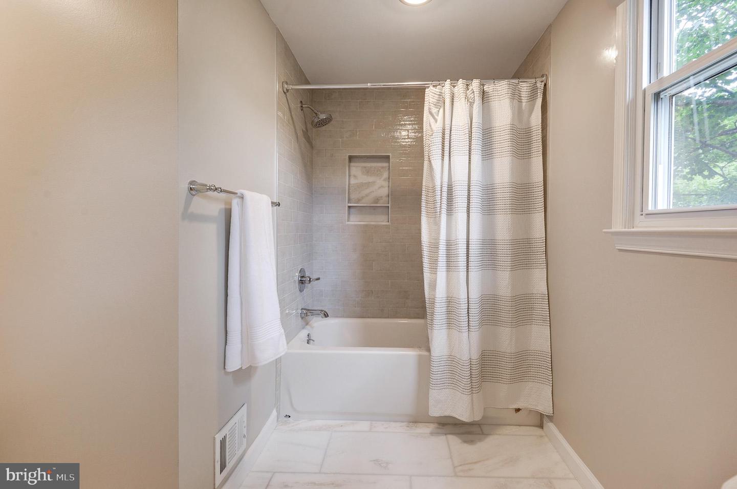 2685 GLENCROFT RD, VIENNA, Virginia 22181, 5 Bedrooms Bedrooms, ,3 BathroomsBathrooms,Residential,For sale,2685 GLENCROFT RD,VAFX2258074 MLS # VAFX2258074