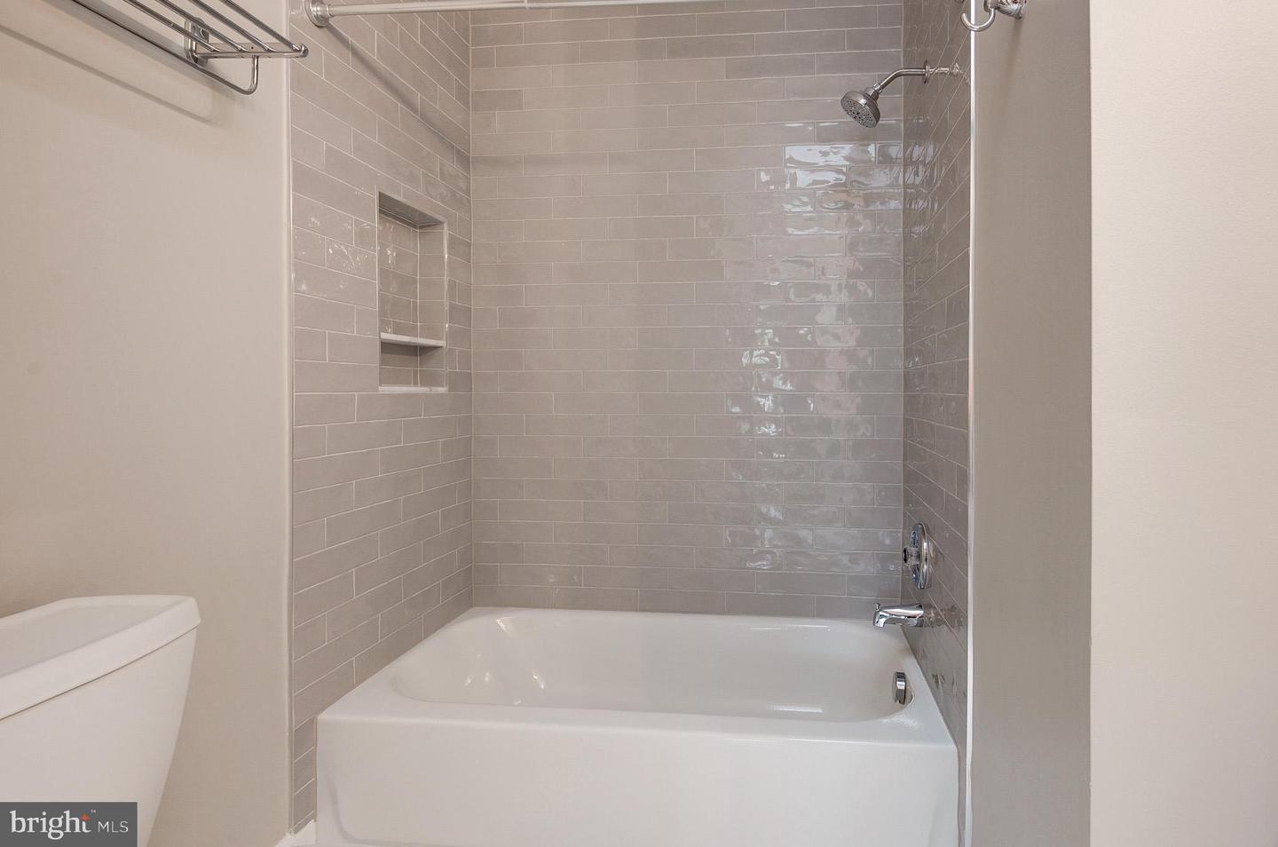 2685 GLENCROFT RD, VIENNA, Virginia 22181, 5 Bedrooms Bedrooms, ,3 BathroomsBathrooms,Residential,For sale,2685 GLENCROFT RD,VAFX2258074 MLS # VAFX2258074