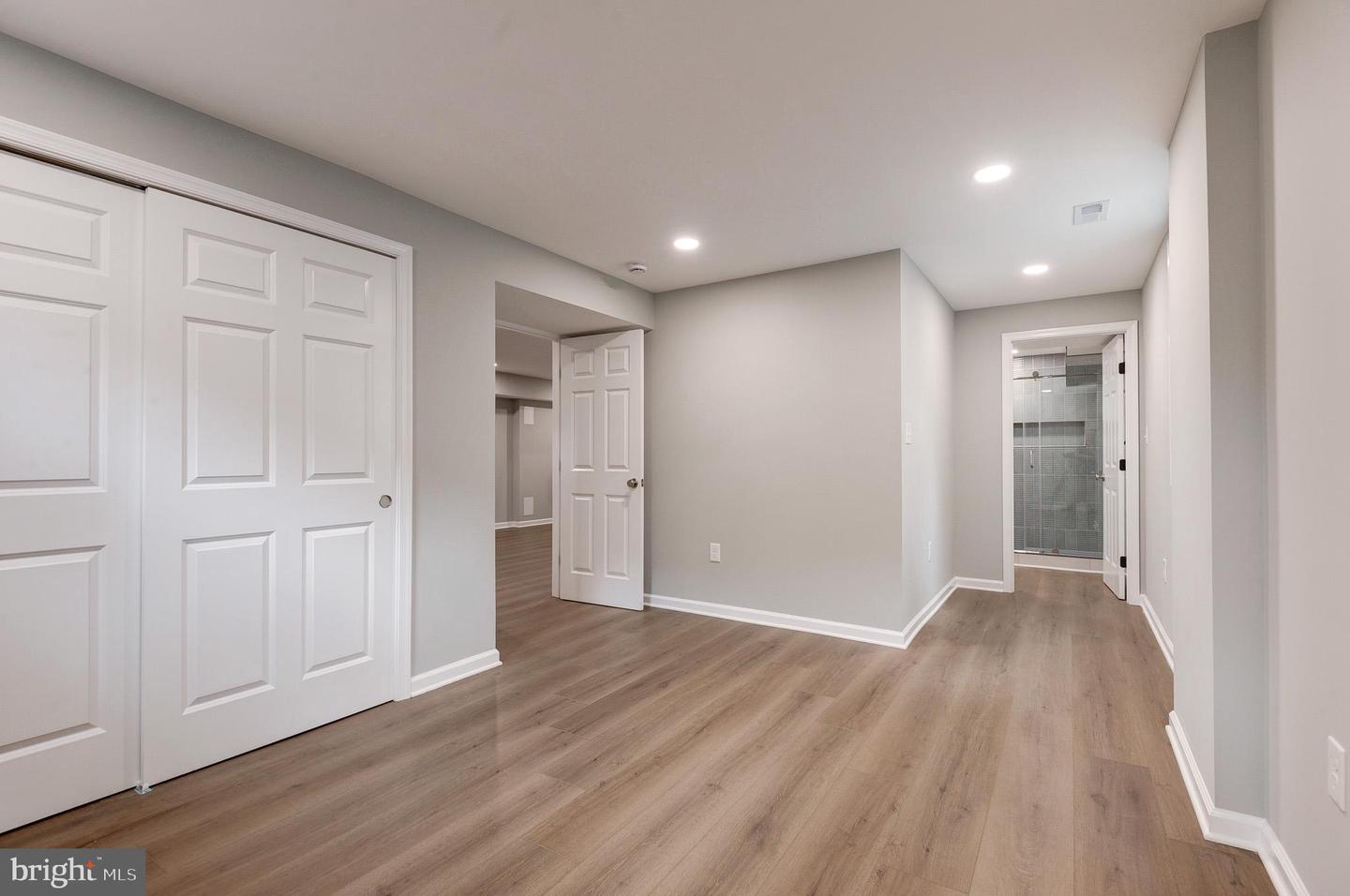 2685 GLENCROFT RD, VIENNA, Virginia 22181, 5 Bedrooms Bedrooms, ,3 BathroomsBathrooms,Residential,For sale,2685 GLENCROFT RD,VAFX2258074 MLS # VAFX2258074
