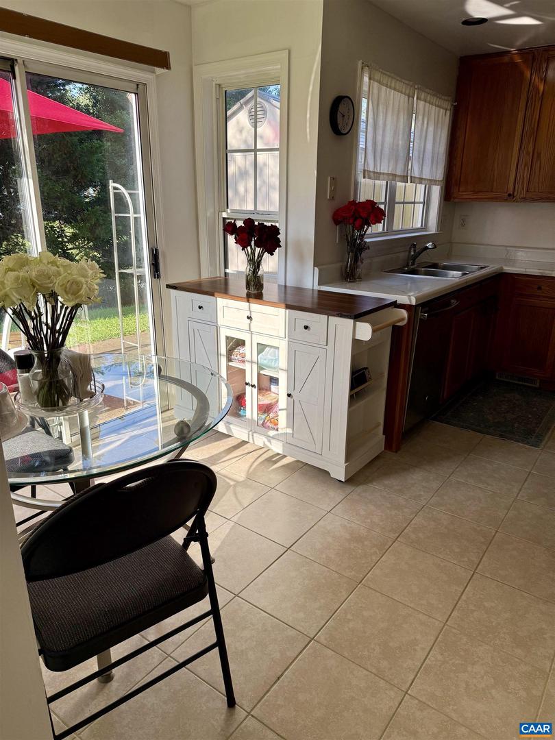 3260 TIMBERWOOD PKWY, CHARLOTTESVILLE, Virginia 22911, 3 Bedrooms Bedrooms, ,2 BathroomsBathrooms,Residential,For sale,3260 TIMBERWOOD PKWY,667208 MLS # 667208