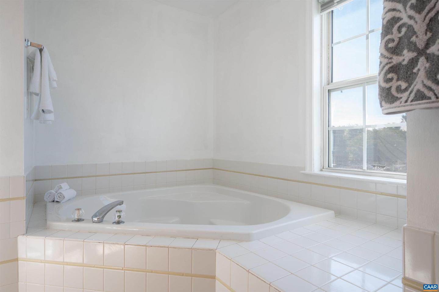 3260 TIMBERWOOD PKWY, CHARLOTTESVILLE, Virginia 22911, 3 Bedrooms Bedrooms, ,2 BathroomsBathrooms,Residential,For sale,3260 TIMBERWOOD PKWY,667208 MLS # 667208