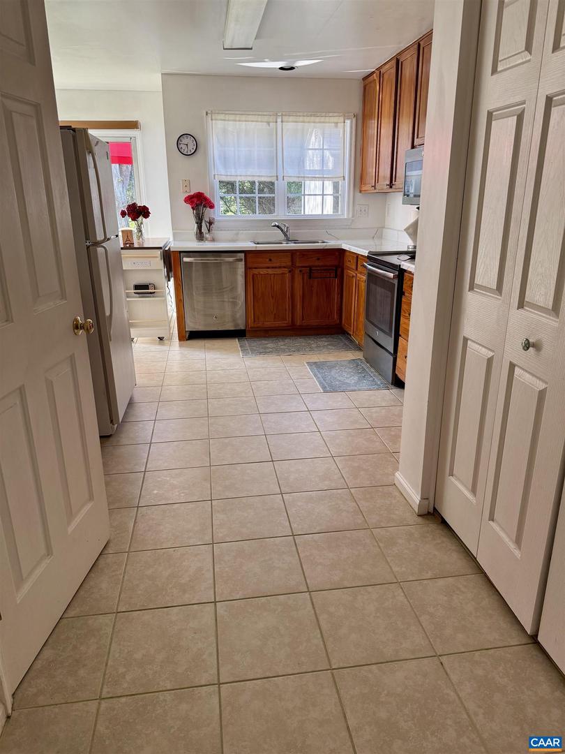 3260 TIMBERWOOD PKWY, CHARLOTTESVILLE, Virginia 22911, 3 Bedrooms Bedrooms, ,2 BathroomsBathrooms,Residential,For sale,3260 TIMBERWOOD PKWY,667208 MLS # 667208