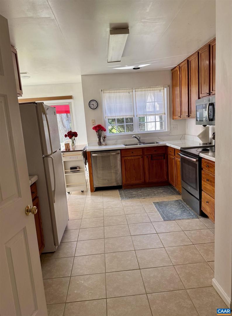 3260 TIMBERWOOD PKWY, CHARLOTTESVILLE, Virginia 22911, 3 Bedrooms Bedrooms, ,2 BathroomsBathrooms,Residential,For sale,3260 TIMBERWOOD PKWY,667208 MLS # 667208