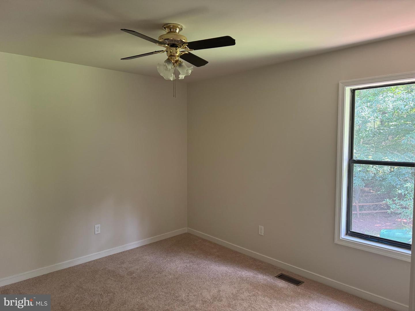 8217 MAPLEWOOD DR, MANASSAS, Virginia 20111, 3 Bedrooms Bedrooms, ,3 BathroomsBathrooms,Residential,For sale,8217 MAPLEWOOD DR,VAPW2100216 MLS # VAPW2100216