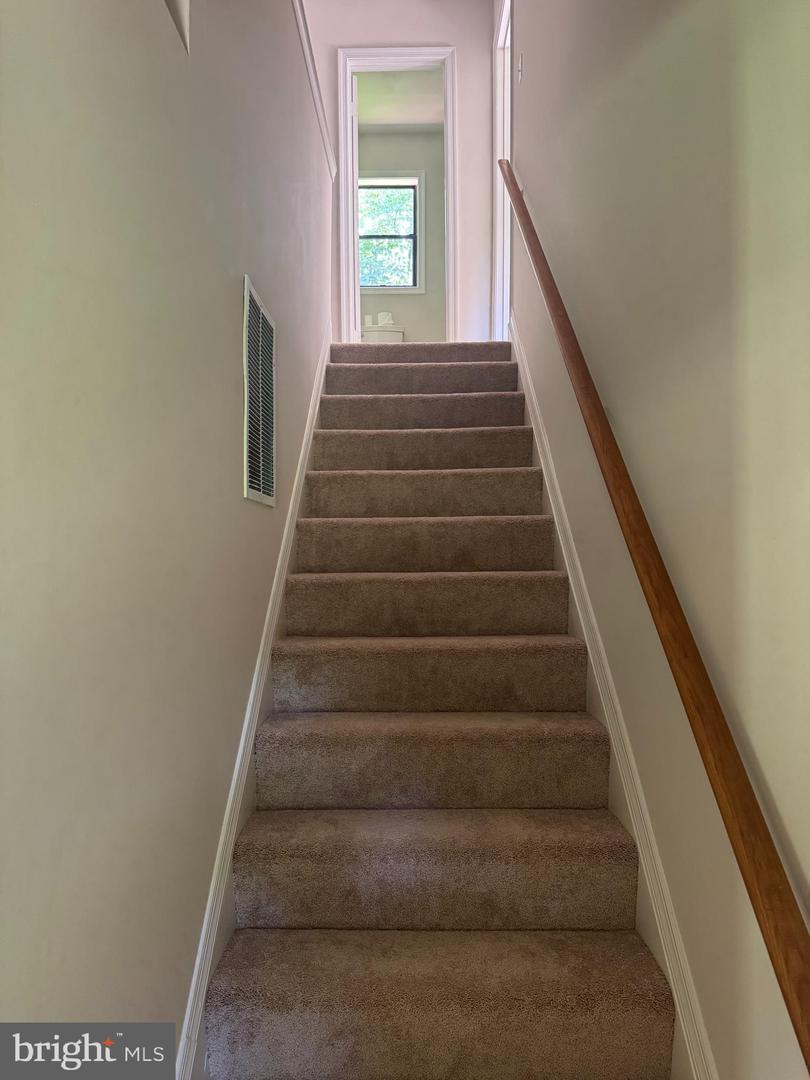 8217 MAPLEWOOD DR, MANASSAS, Virginia 20111, 3 Bedrooms Bedrooms, ,3 BathroomsBathrooms,Residential,For sale,8217 MAPLEWOOD DR,VAPW2100216 MLS # VAPW2100216