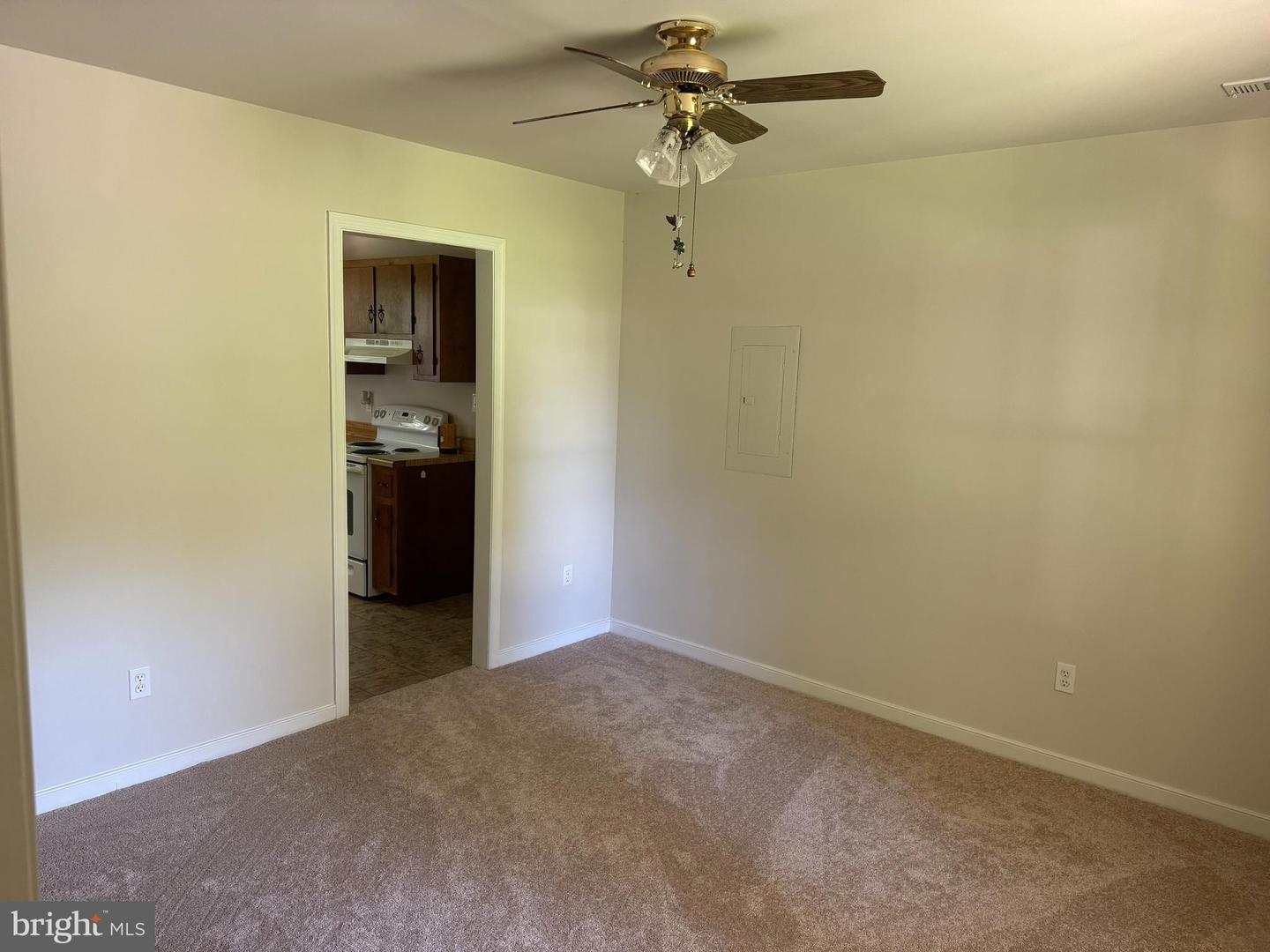 8217 MAPLEWOOD DR, MANASSAS, Virginia 20111, 3 Bedrooms Bedrooms, ,3 BathroomsBathrooms,Residential,For sale,8217 MAPLEWOOD DR,VAPW2100216 MLS # VAPW2100216