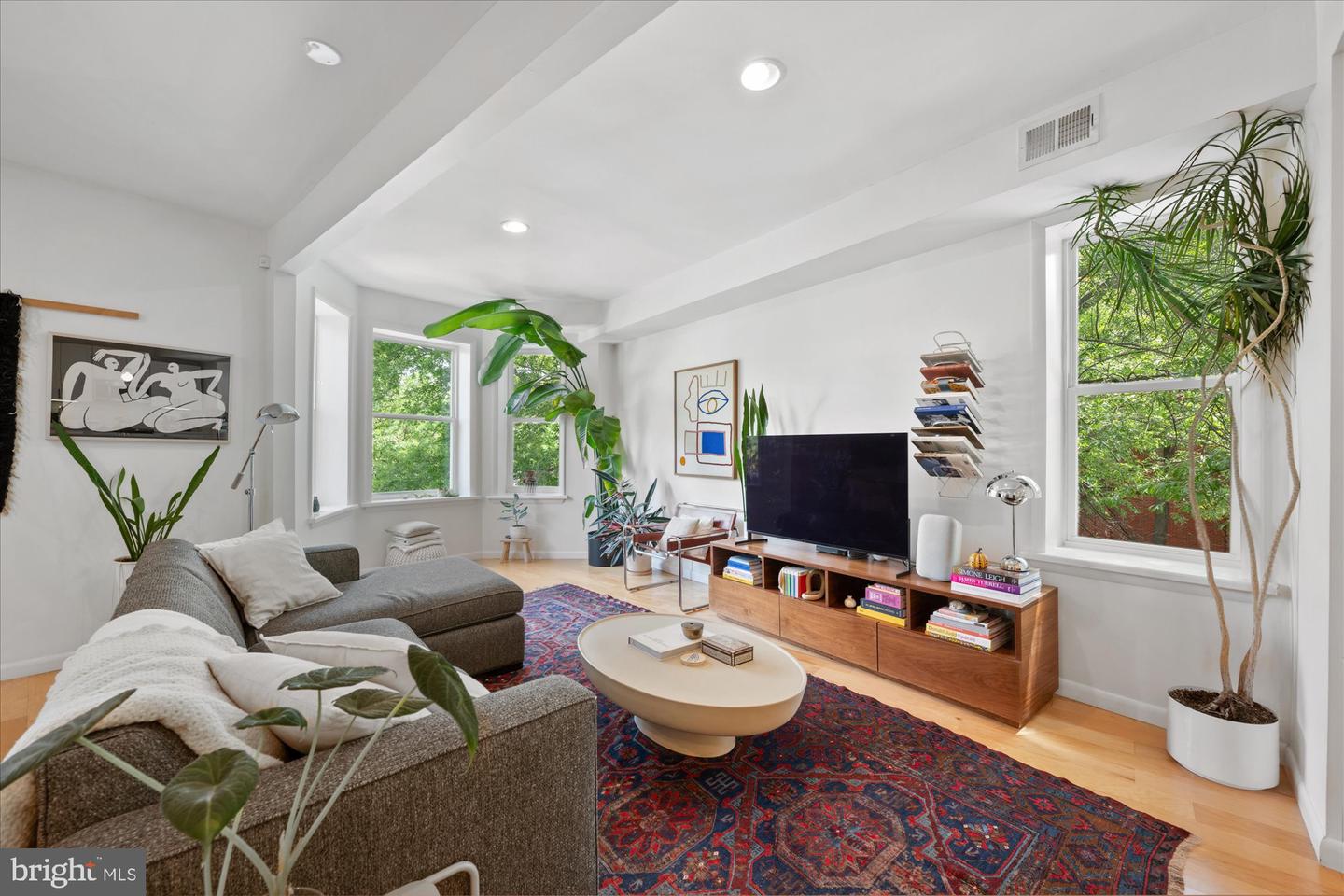 15 S ST NE #2, WASHINGTON, District Of Columbia 20002, 4 Bedrooms Bedrooms, ,4 BathroomsBathrooms,Residential,For sale,15 S ST NE #2,DCDC2212592 MLS # DCDC2212592