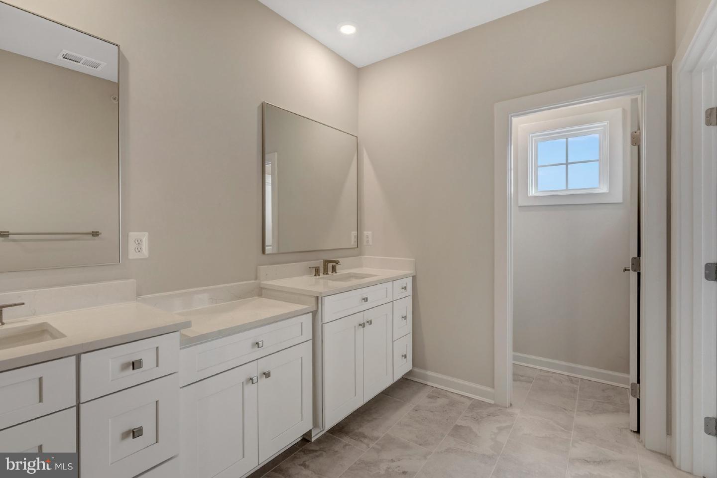 43769 METRO TER, ASHBURN, Virginia 20147, 3 Bedrooms Bedrooms, ,2 BathroomsBathrooms,Residential,For sale,43769 METRO TER,VALO2103334 MLS # VALO2103334