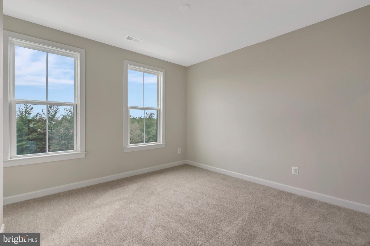43769 METRO TER, ASHBURN, Virginia 20147, 3 Bedrooms Bedrooms, ,2 BathroomsBathrooms,Residential,For sale,43769 METRO TER,VALO2103334 MLS # VALO2103334