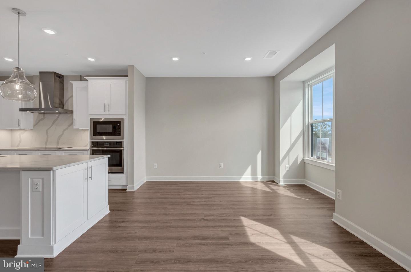 43769 METRO TER, ASHBURN, Virginia 20147, 3 Bedrooms Bedrooms, ,2 BathroomsBathrooms,Residential,For sale,43769 METRO TER,VALO2103334 MLS # VALO2103334