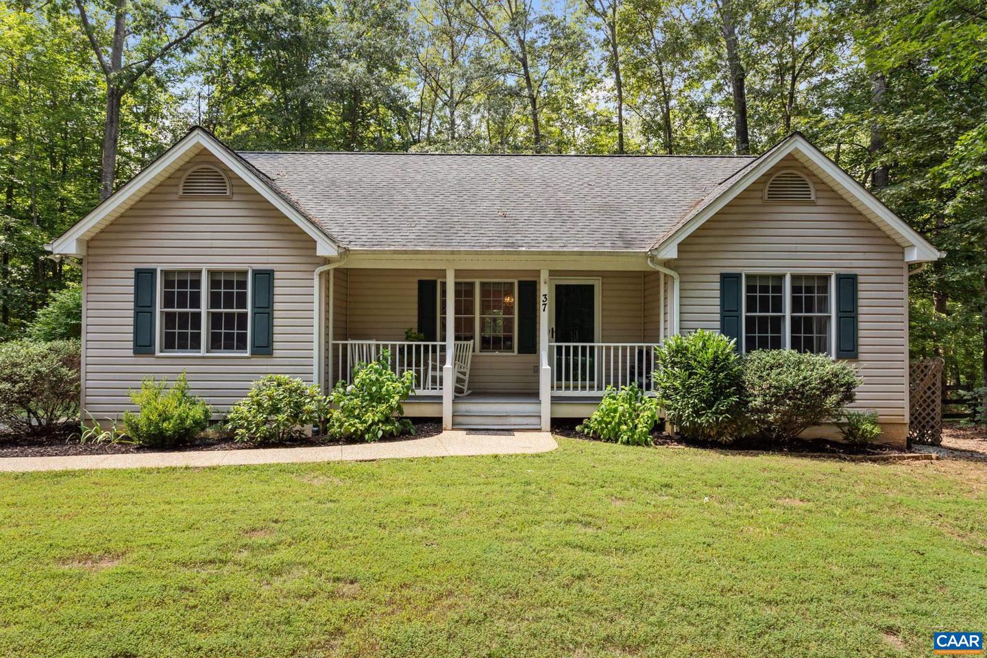 37 RIVERSIDE DR, PALMYRA, Virginia 22963, 3 Bedrooms Bedrooms, ,2 BathroomsBathrooms,Residential,For sale,37 RIVERSIDE DR,667220 MLS # 667220