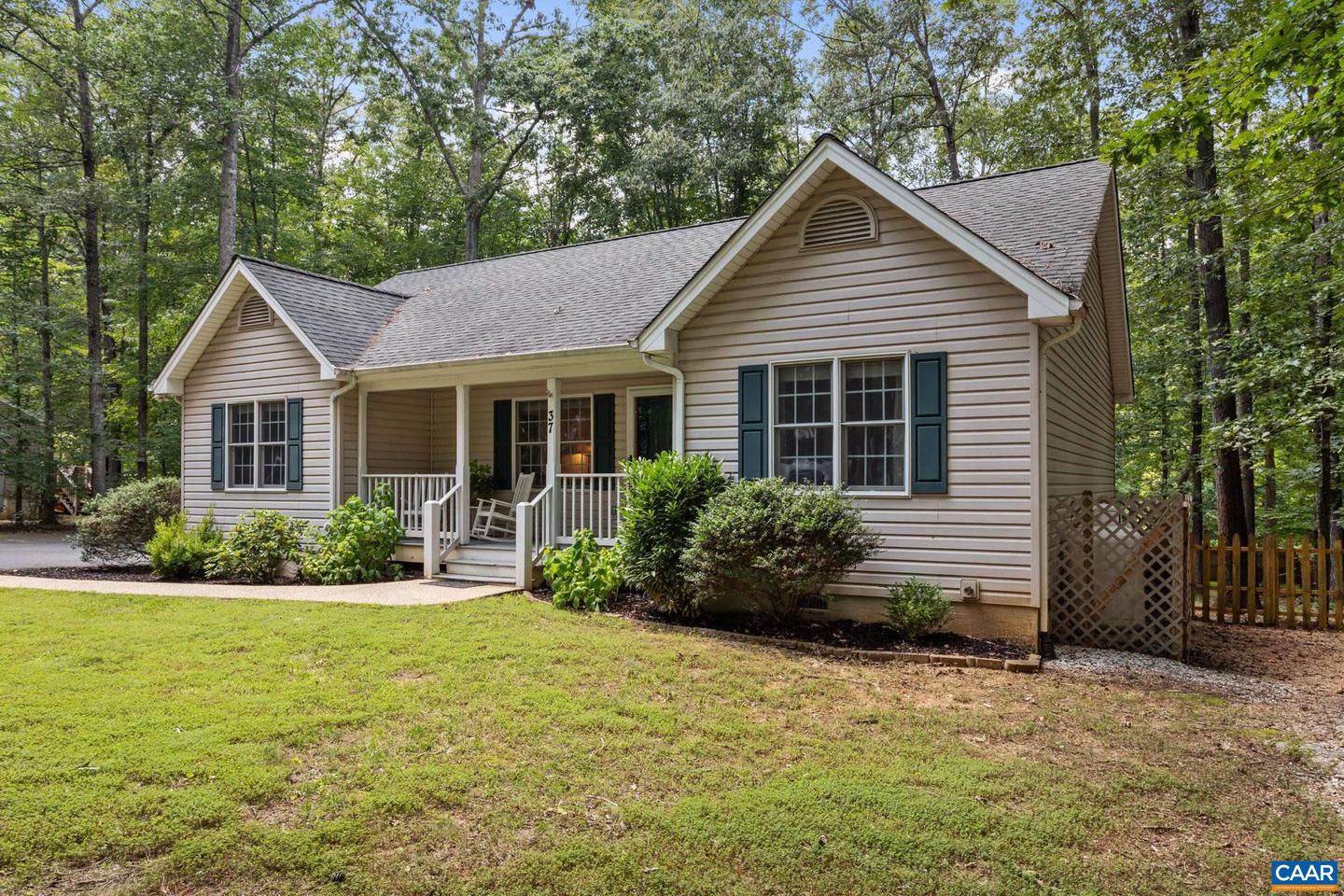 37 RIVERSIDE DR, PALMYRA, Virginia 22963, 3 Bedrooms Bedrooms, ,2 BathroomsBathrooms,Residential,For sale,37 RIVERSIDE DR,667220 MLS # 667220