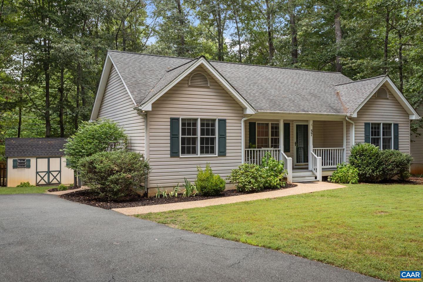 37 RIVERSIDE DR, PALMYRA, Virginia 22963, 3 Bedrooms Bedrooms, ,2 BathroomsBathrooms,Residential,For sale,37 RIVERSIDE DR,667220 MLS # 667220