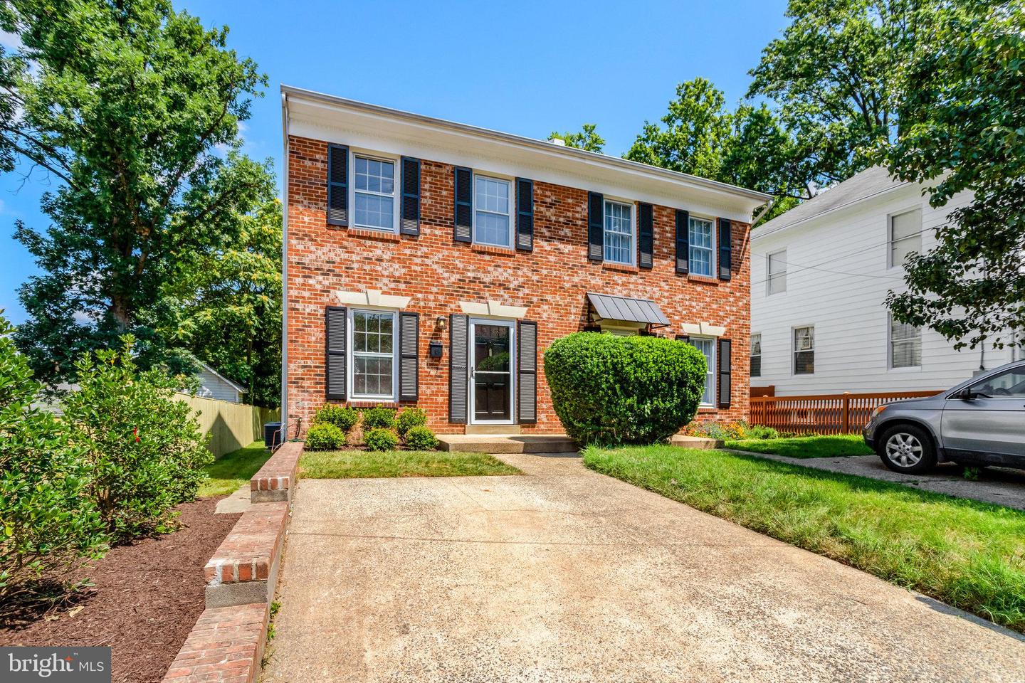 202 LAVERNE AVE, ALEXANDRIA, Virginia 22305, 2 Bedrooms Bedrooms, ,2 BathroomsBathrooms,Residential,For sale,202 LAVERNE AVE,VAAX2038778 MLS # VAAX2038778