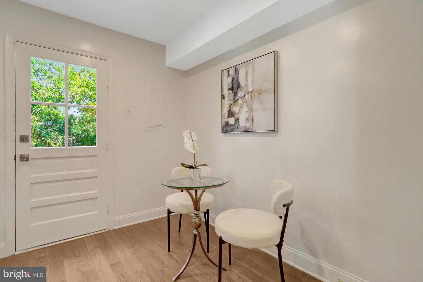 202 LAVERNE AVE, ALEXANDRIA, Virginia 22305, 2 Bedrooms Bedrooms, ,2 BathroomsBathrooms,Residential,For sale,202 LAVERNE AVE,VAAX2038778 MLS # VAAX2038778