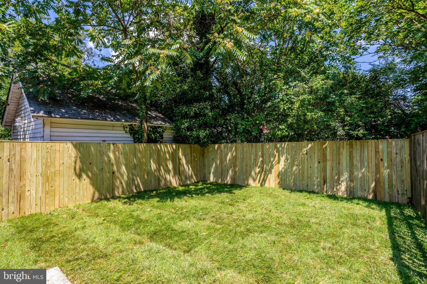 202 LAVERNE AVE, ALEXANDRIA, Virginia 22305, 2 Bedrooms Bedrooms, ,2 BathroomsBathrooms,Residential,For sale,202 LAVERNE AVE,VAAX2038778 MLS # VAAX2038778